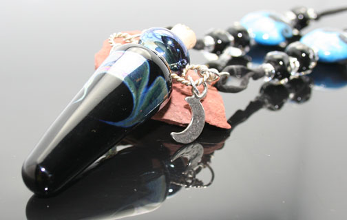 black aromatherapy pendant