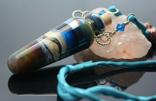 Close-up of the beach pattern in the glass